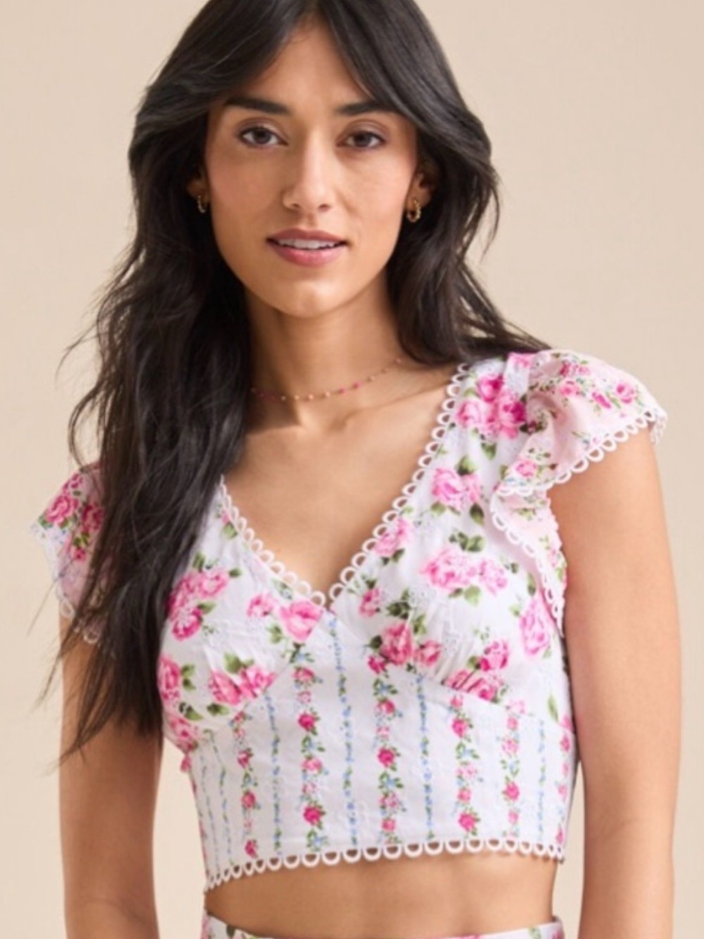 NWOT Altar'd State Floral Cropped V-Neck Top in Pink and White- Small